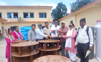 नरैनापुरका ९ वटा सामुदायिक विद्यालयलाई एसडिएफद्वारा विद्यालय सामग्री प्रदान