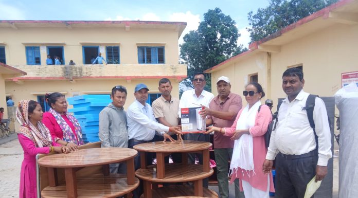 नरैनापुरका ९ वटा सामुदायिक विद्यालयलाई एसडिएफद्वारा विद्यालय सामग्री प्रदान